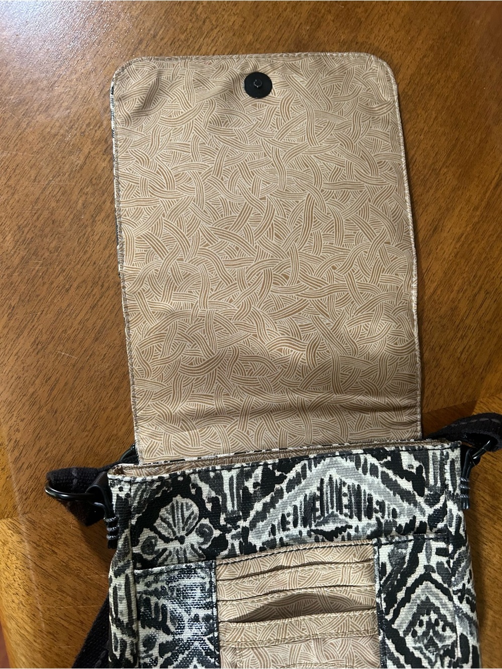 Sakroots Artist Circle Small Flap Messenger Bag Black White Boho Crossbody - Picture 6 of 7